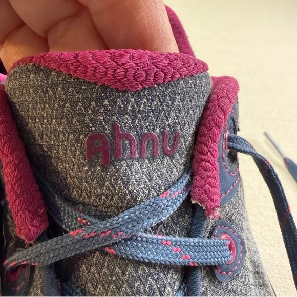 Ahnu Sugarpine Low Women's Size 8 Vibram Hiking Running Shoes Gray Navy - Picture 10 of 16